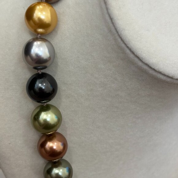 Kenneth Jay Lane (KJL) Necklace Faux Multicolor Earth Tone Big Pearl Necklace - Picture 5 of 10